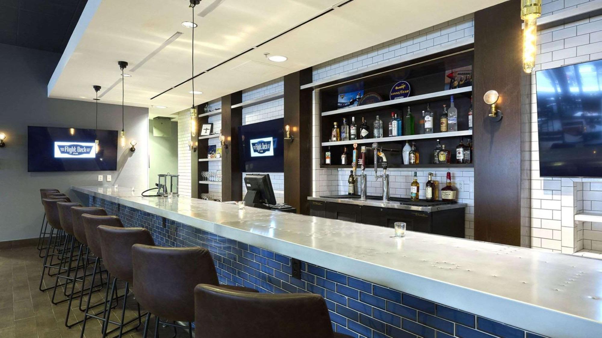 Aviator Hotel & Suites, BW Signature Collection Green Park Exteriör bild